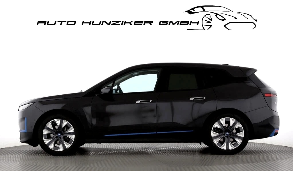 BMW iX xDrive40-showroom-element-1