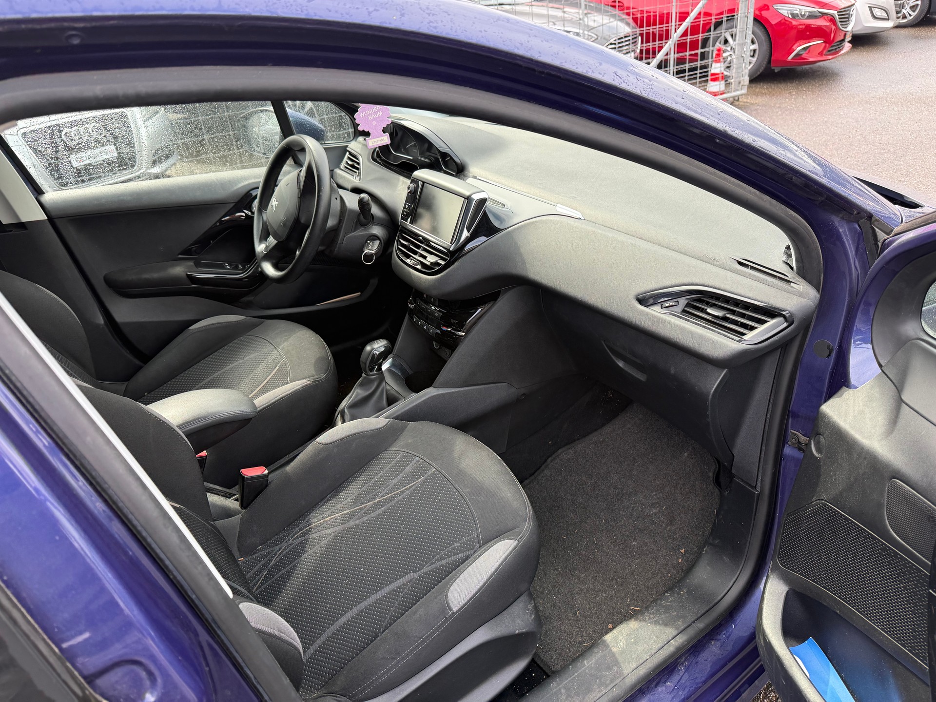 PEUGEOT 208 1.4 VTI Active-image-8