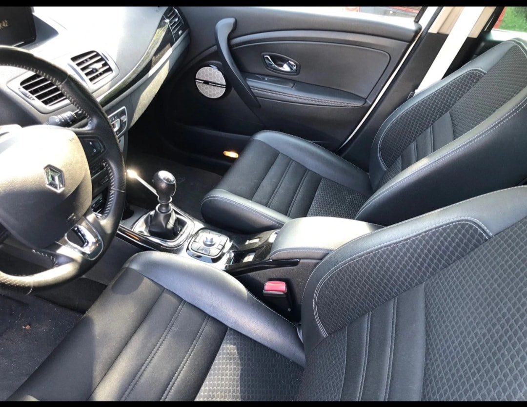 RENAULT Mégane 1.2 16V Turbo Bose-image-8