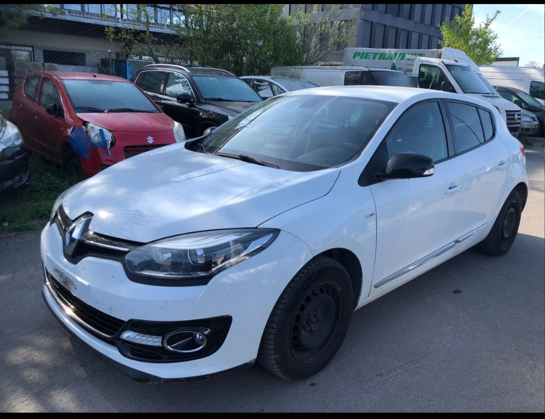 RENAULT Mégane 1.2 16V Turbo Bose-image-2