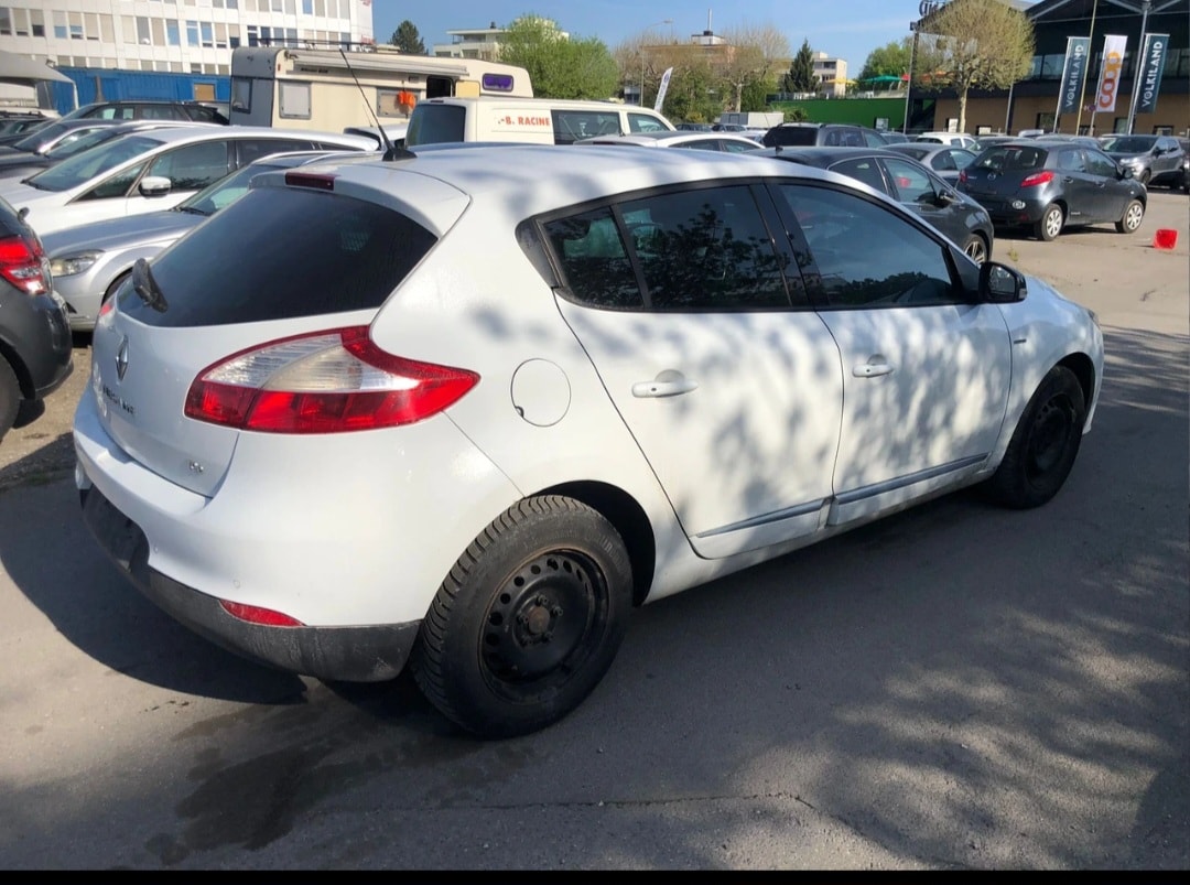 RENAULT Mégane 1.2 16V Turbo Bose-image-3