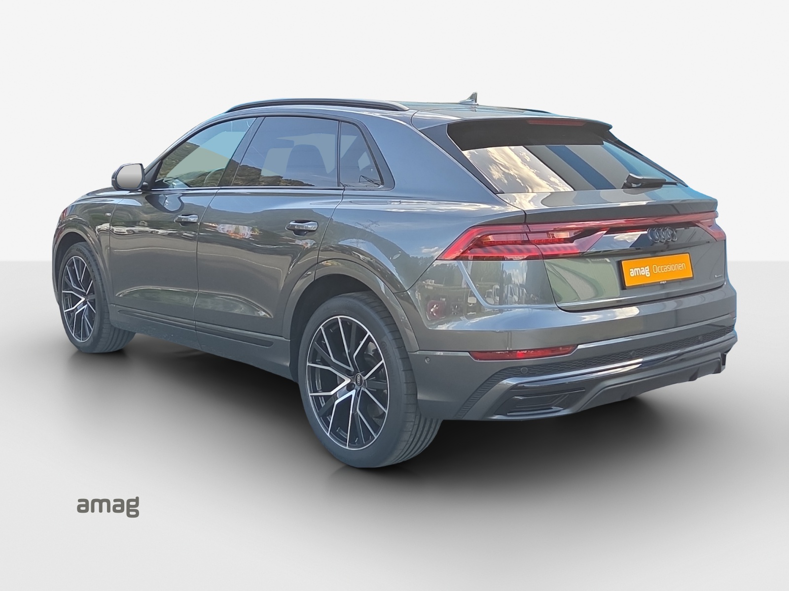 AUDI Q8 55 TFSI quattro tiptronic-showroom-element-2