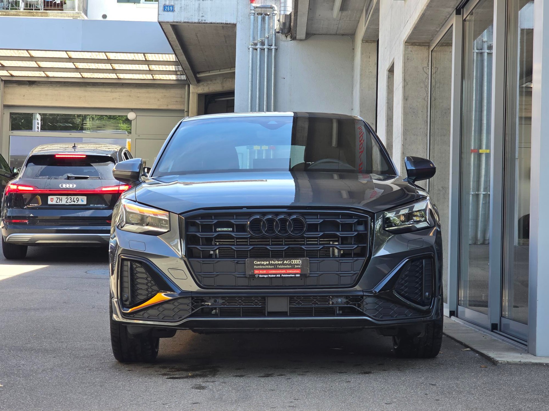 AUDI Q2 40 TFSI S line quattro S-tronic-image-4