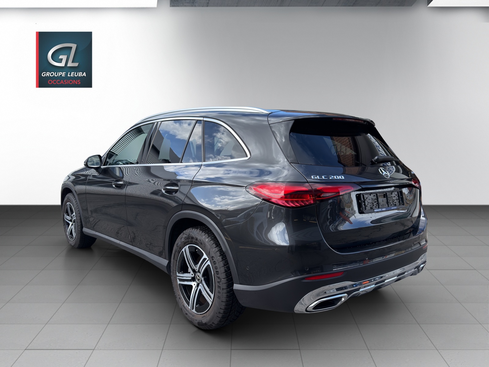 MERCEDES-BENZ GLC 200 4Matic 9G-Tronic-showroom-element-3