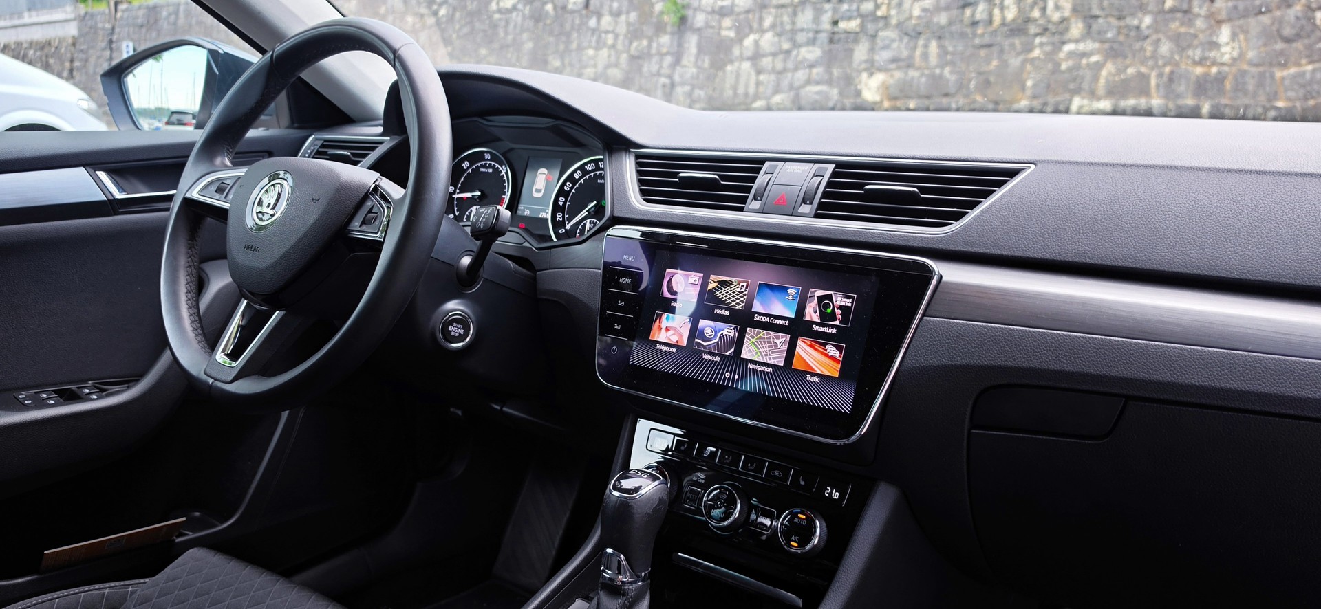 SKODA Superb Combi 2.0 TDI DSG-image-10