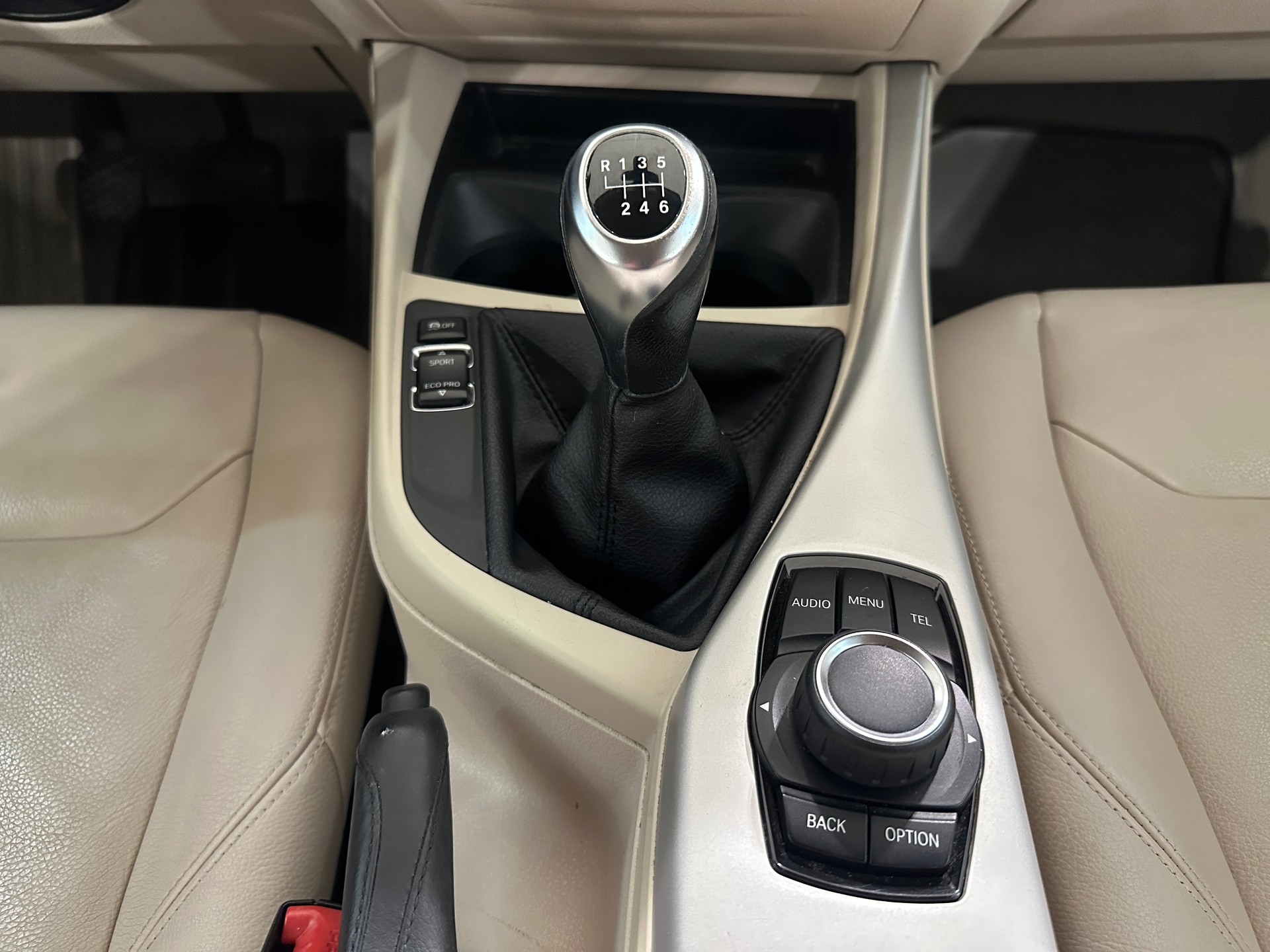BMW 116i Urban Line-image-17