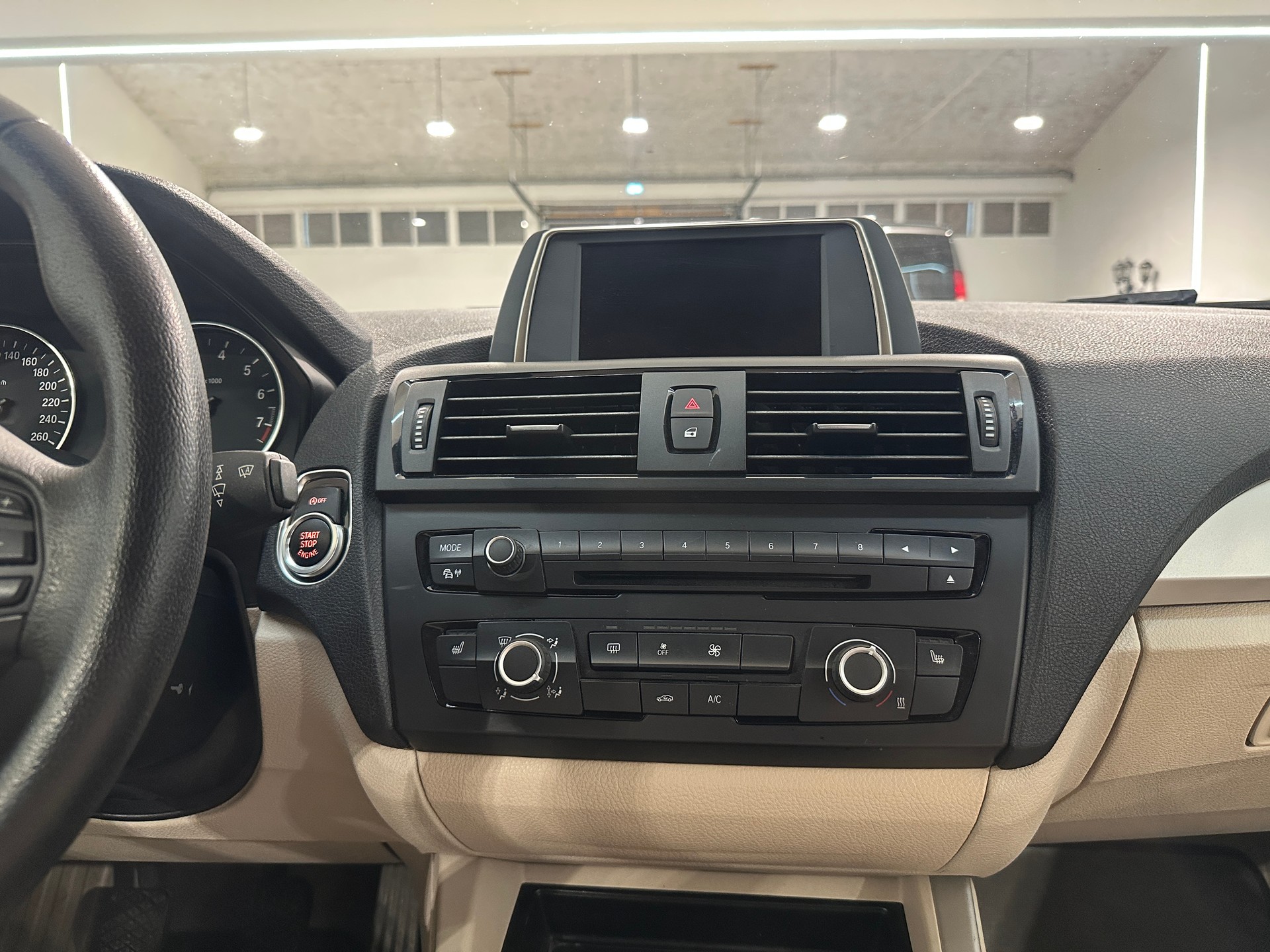 BMW 116i Urban Line-image-16