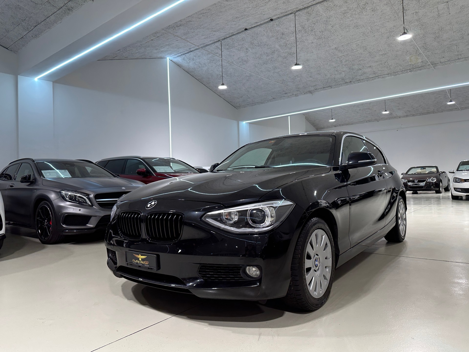 BMW 116i Urban Line-showroom-element-2