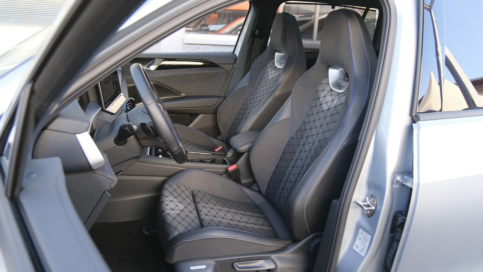 VW Tayron 2.0 TDI SCR R-Line 4Motion DSG-image-4
