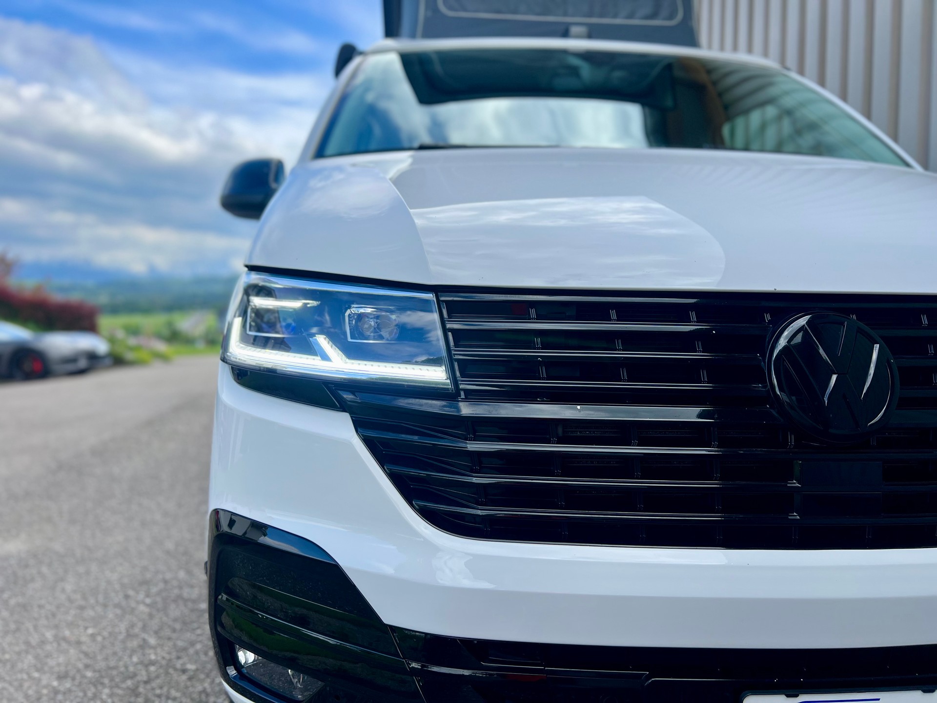 VW T6.1 California 2.0 TDI Beach Edition Liberty 4Motion DSG by Nutzfahrzeugcenter Seetal-image-15