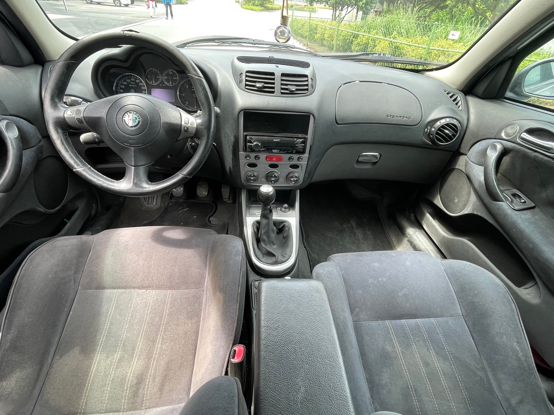 ALFA ROMEO 147 1.9 16V JTD Progression-image-8