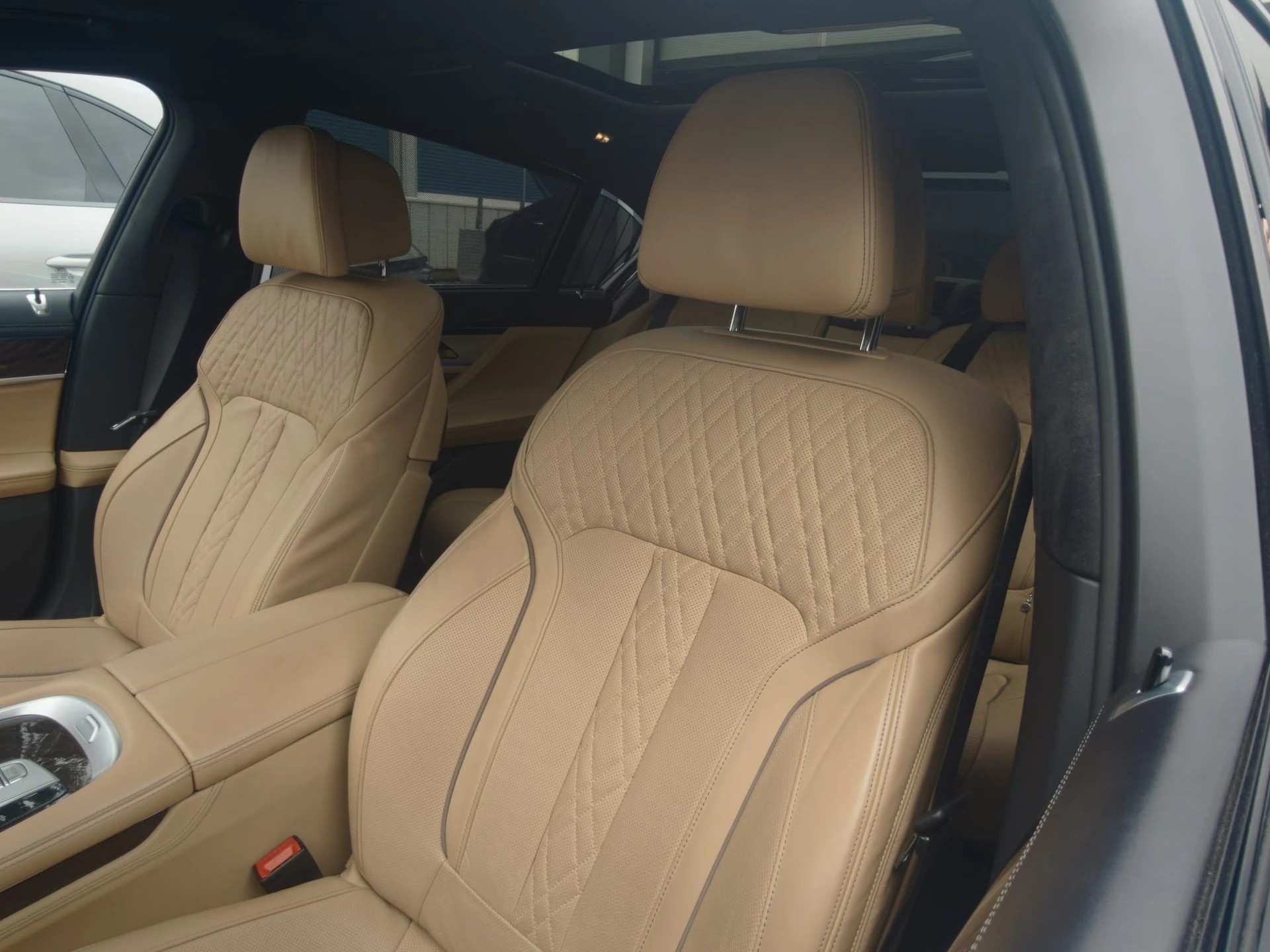 BMW 740Ld xDrive SAG CH FAHRZEUG-image-10