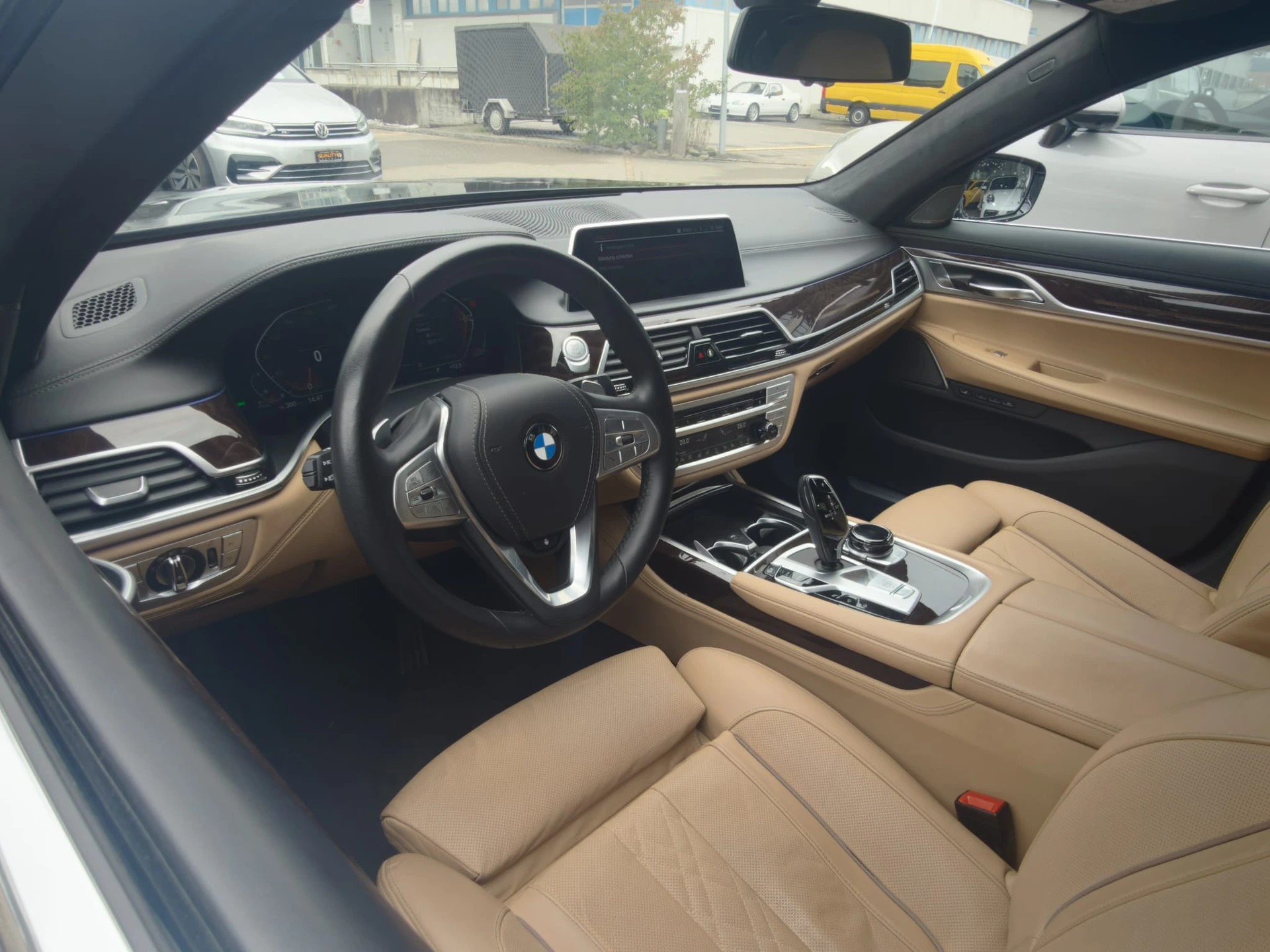 BMW 740Ld xDrive SAG CH FAHRZEUG-image-9