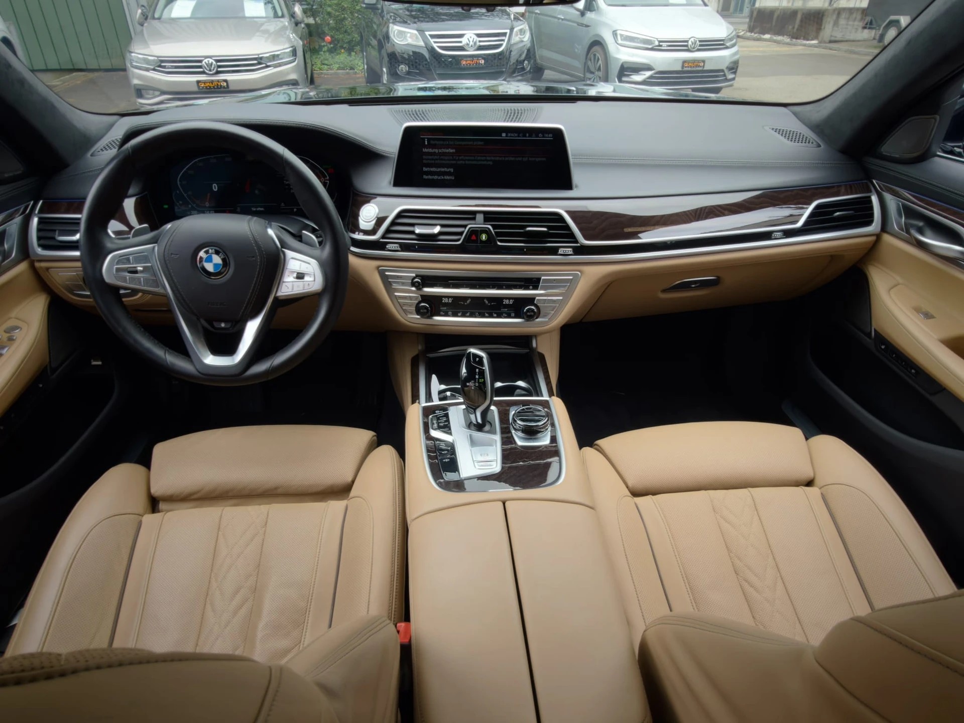 BMW 740Ld xDrive SAG CH FAHRZEUG-image-8