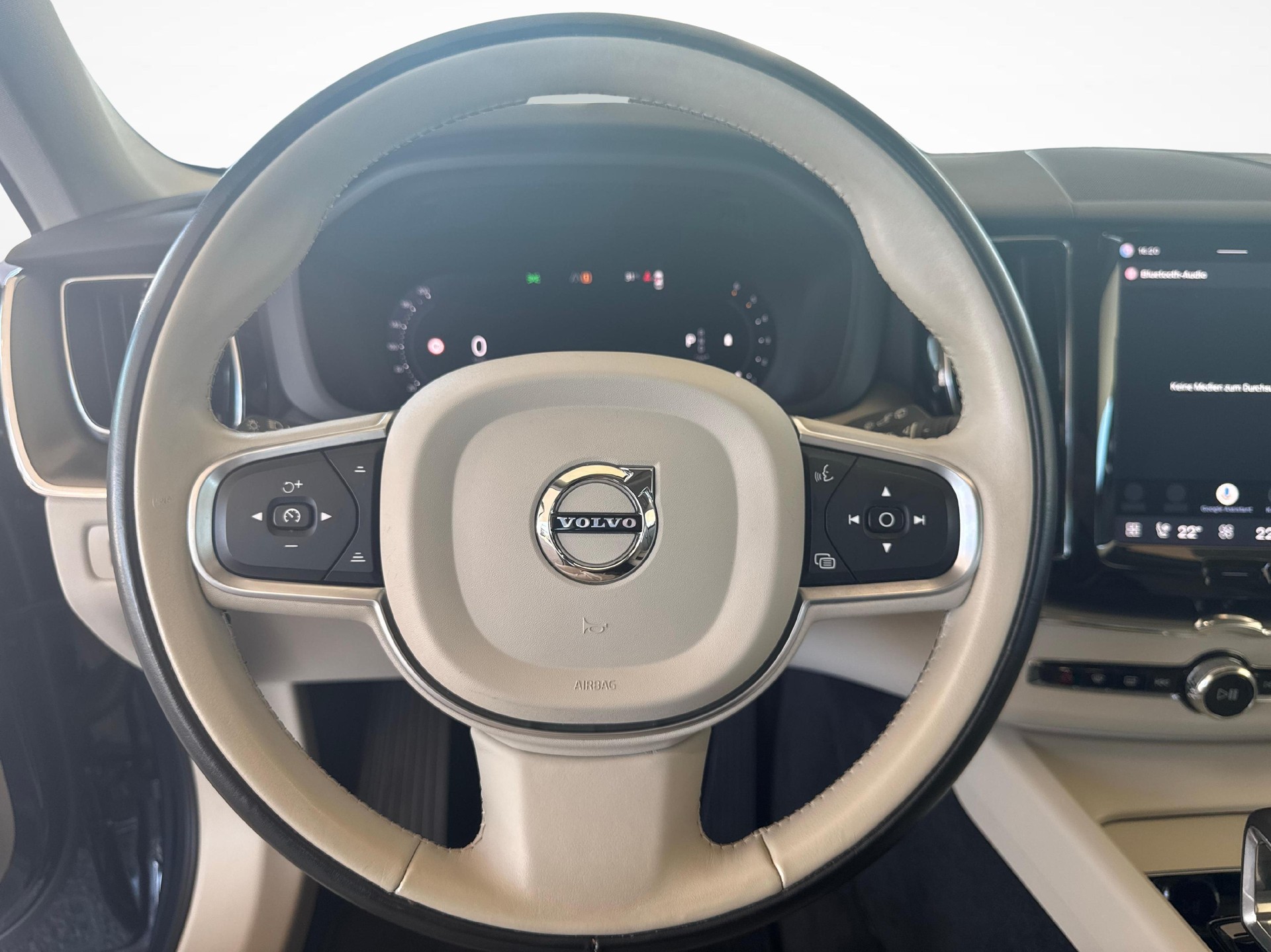 VOLVO XC60 2.0 B5 MH Plus Bright AWD / Jetzt mit attraktivem 1.9% Leasing!-image-13