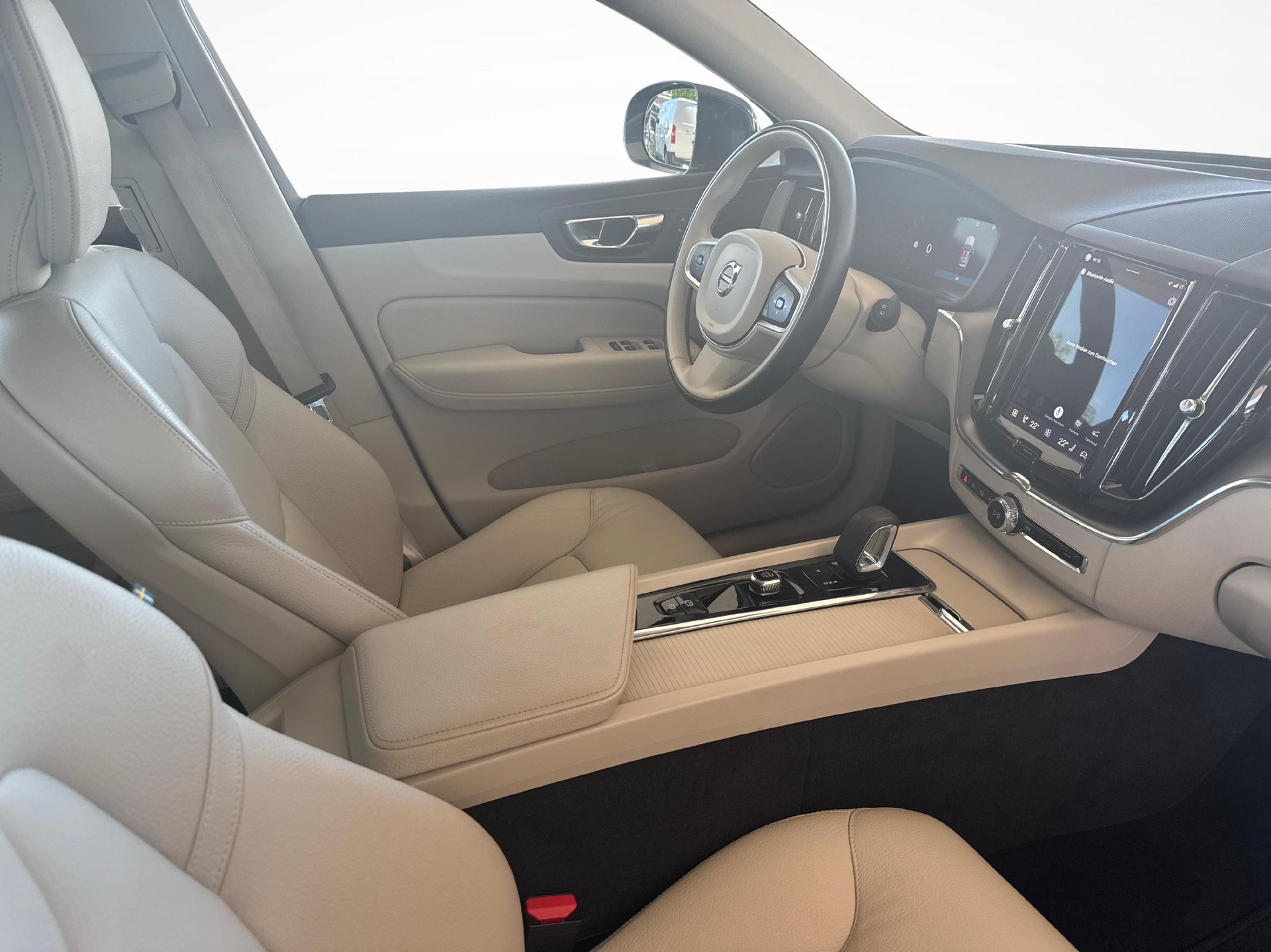 VOLVO XC60 2.0 B5 MH Plus Bright AWD / Jetzt mit attraktivem 1.9% Leasing!-image-9