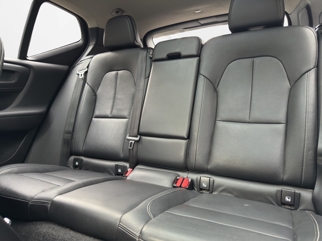 VOLVO XC40 T3 Momentum Geartronic-image-10