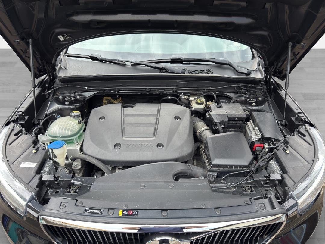 VOLVO XC40 T3 Momentum Geartronic-image-15
