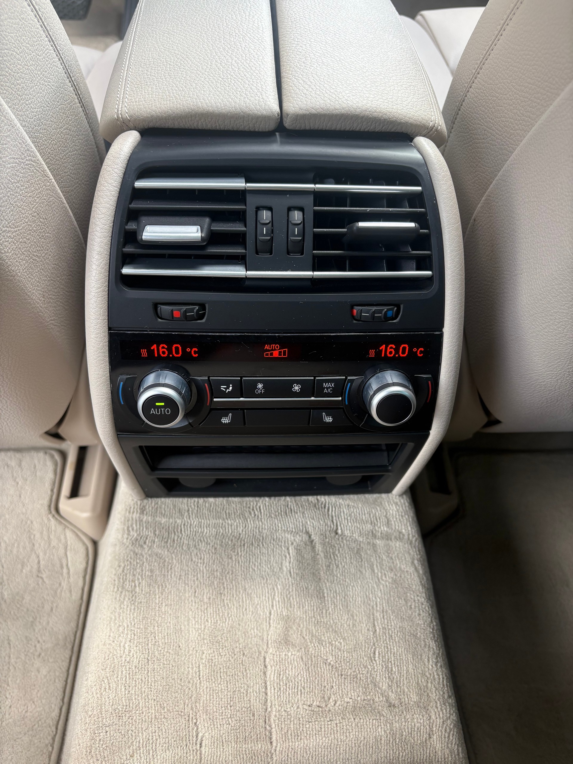 BMW 750i xDrive M-Paket-image-13