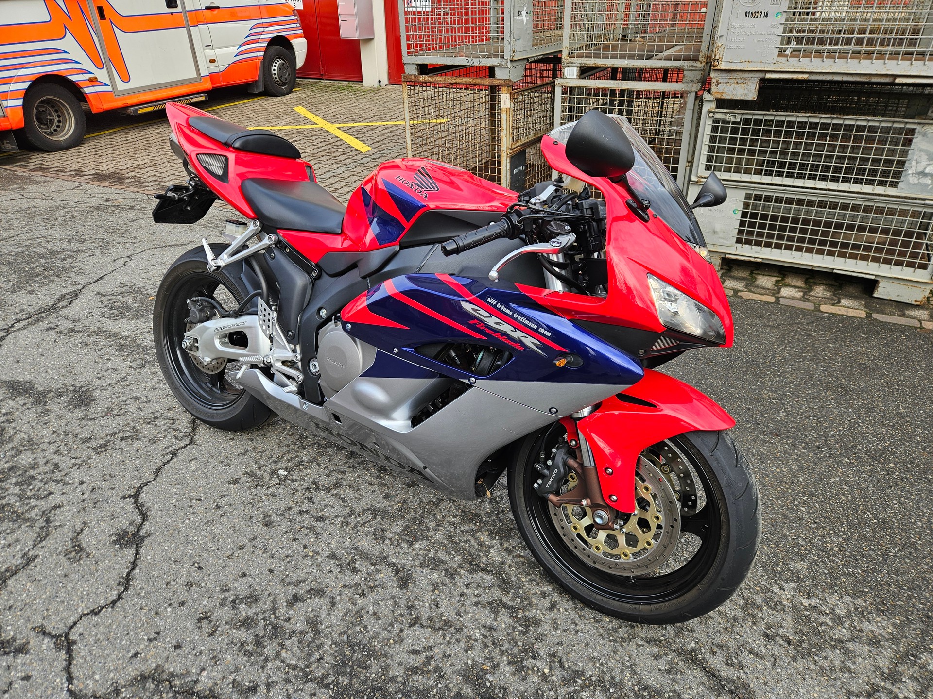HONDA CBR 1000 RR-image-1