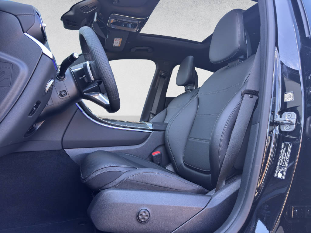 MERCEDES-BENZ GLC 220 d AMG Line 4Matic Coupé-image-9