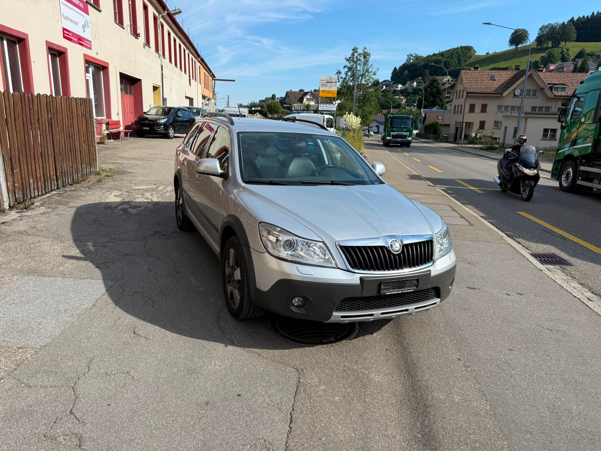 SKODA Octavia Combi 1.8 TSI Scout 4x4-image-1