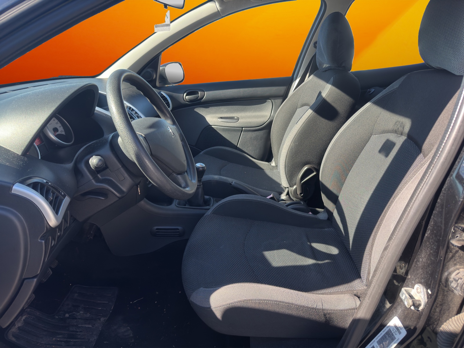 PEUGEOT 206+ 1.4 Trendy-image-9