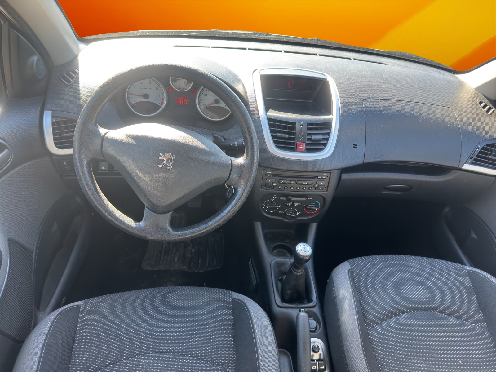 PEUGEOT 206+ 1.4 Trendy-image-8