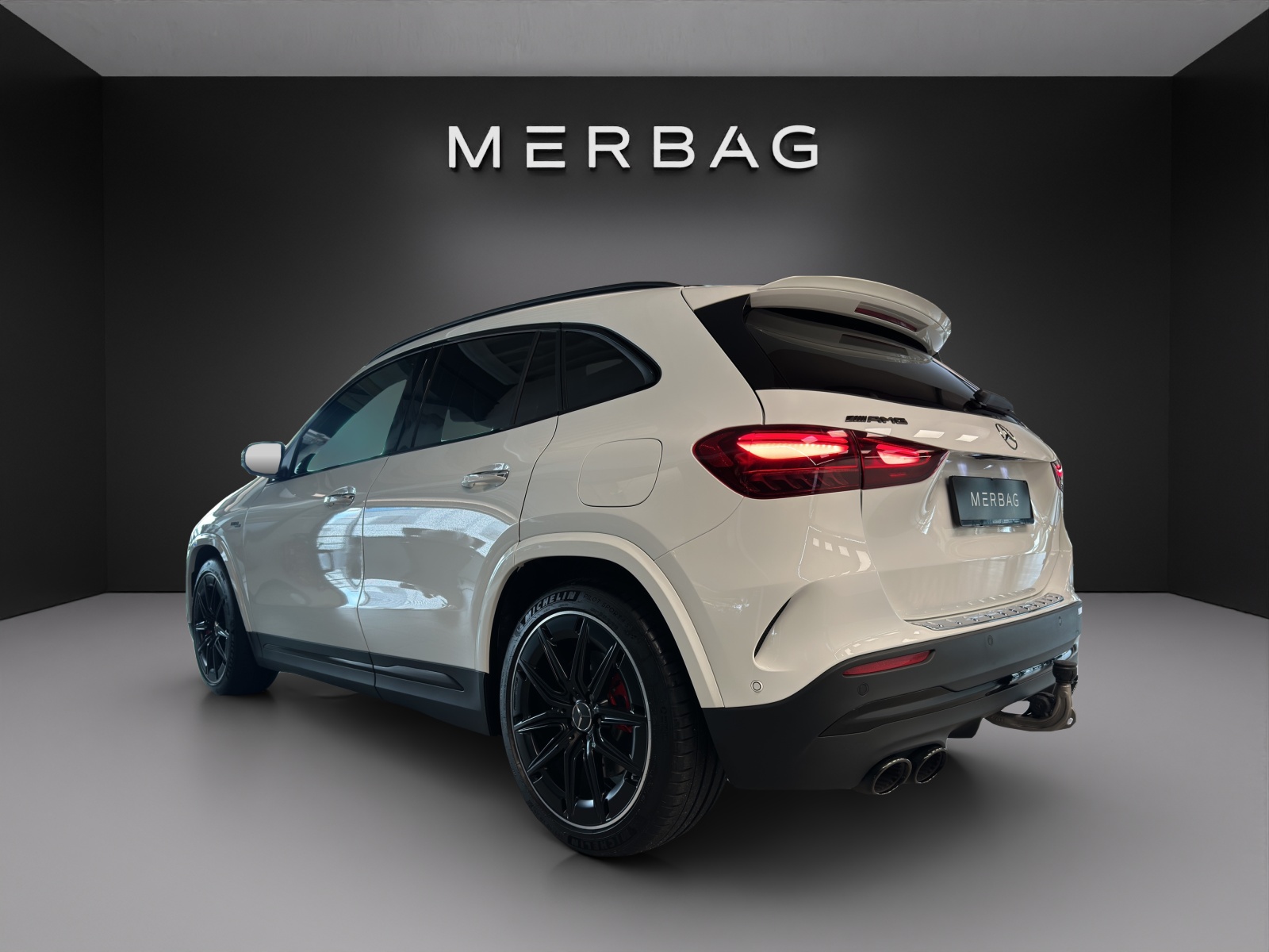 MERCEDES-BENZ GLA AMG 45 S 4M+8G-DCT-image-3