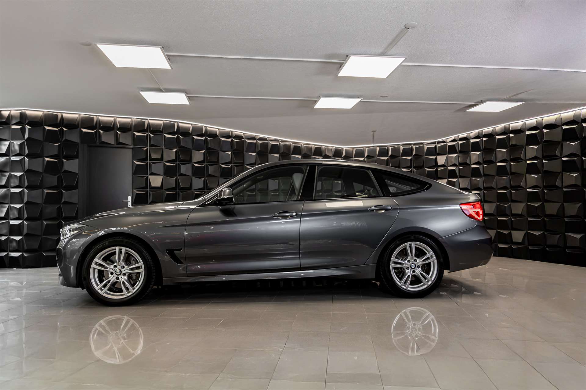 BMW 340i GT xDrive M Sport Steptronic-showroom-element-1