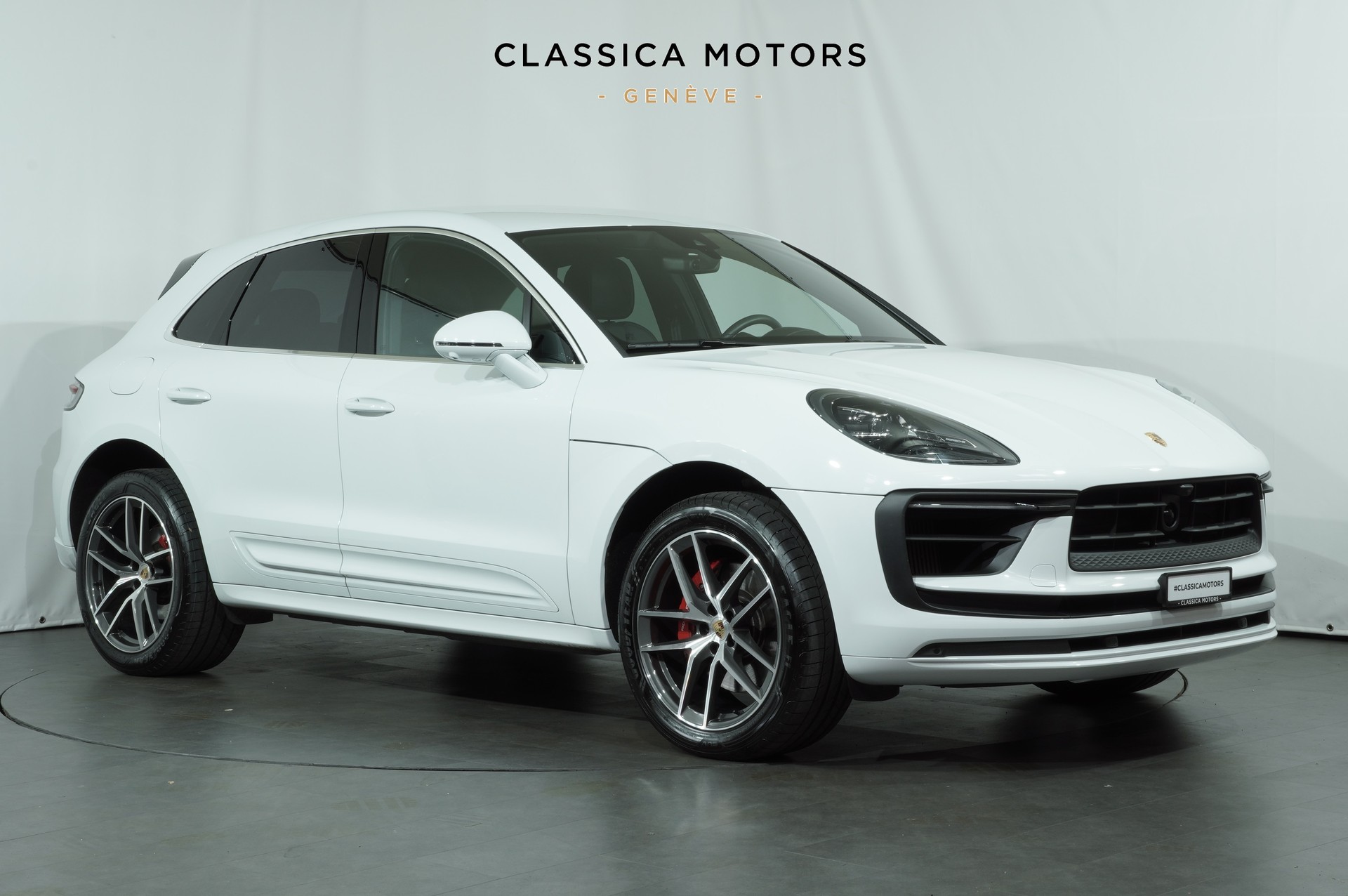 PORSCHE Macan S PDK-showroom-element-1