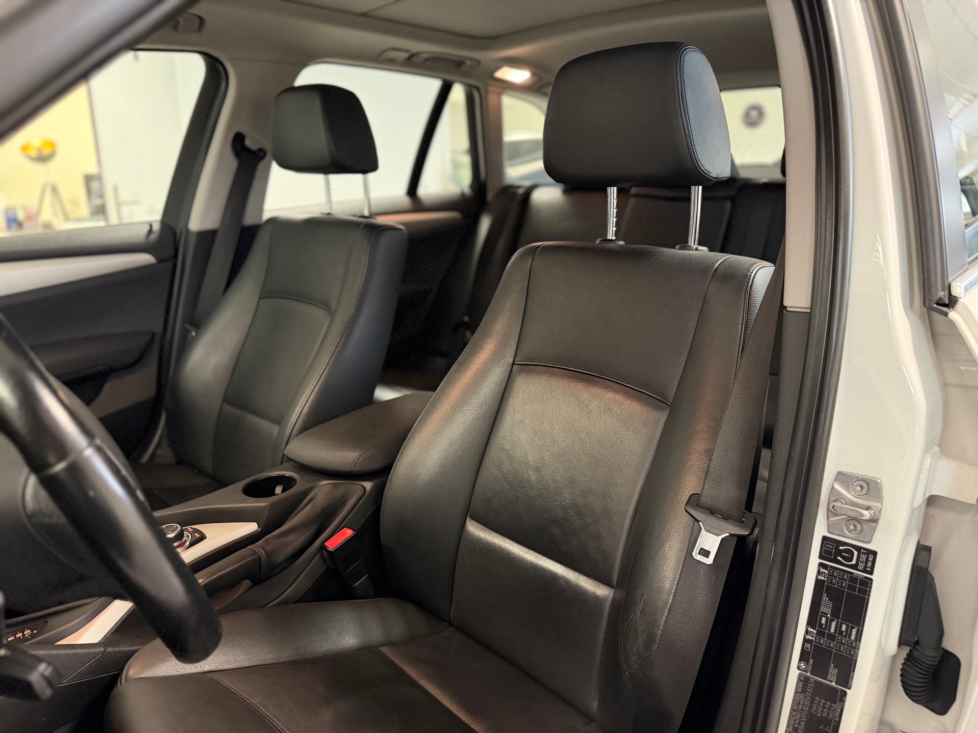 BMW X1 xDrive 23d Steptronic-image-17