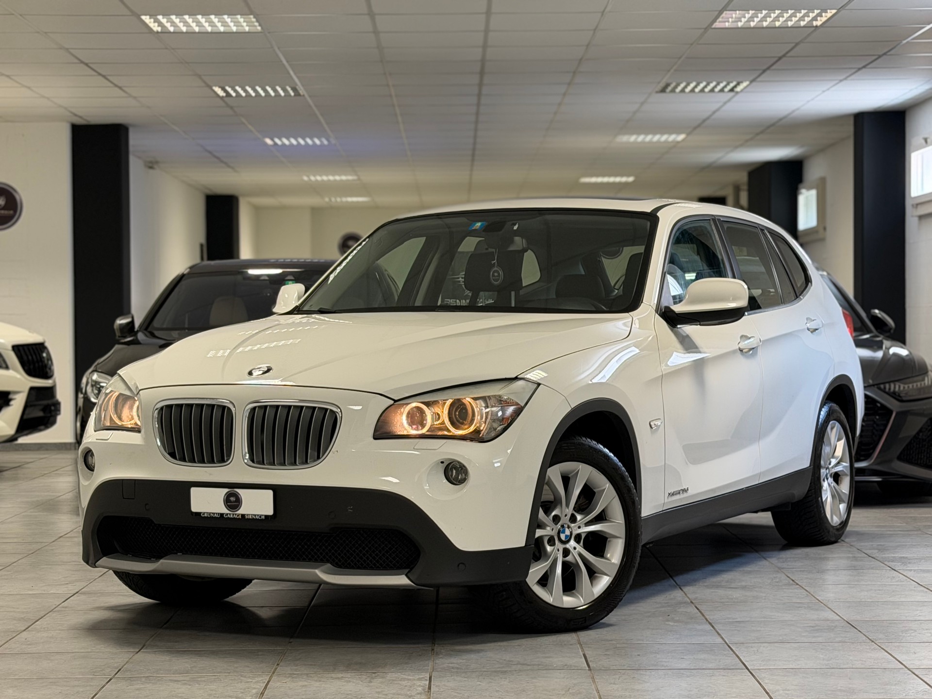 BMW X1 xDrive 23d Steptronic-showroom-element-1