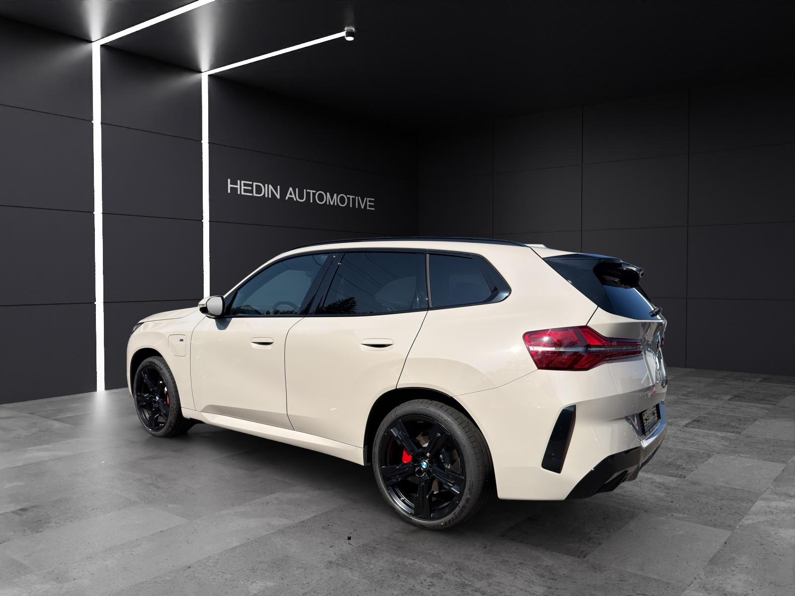 BMW X3 30e xDrive-showroom-element-2