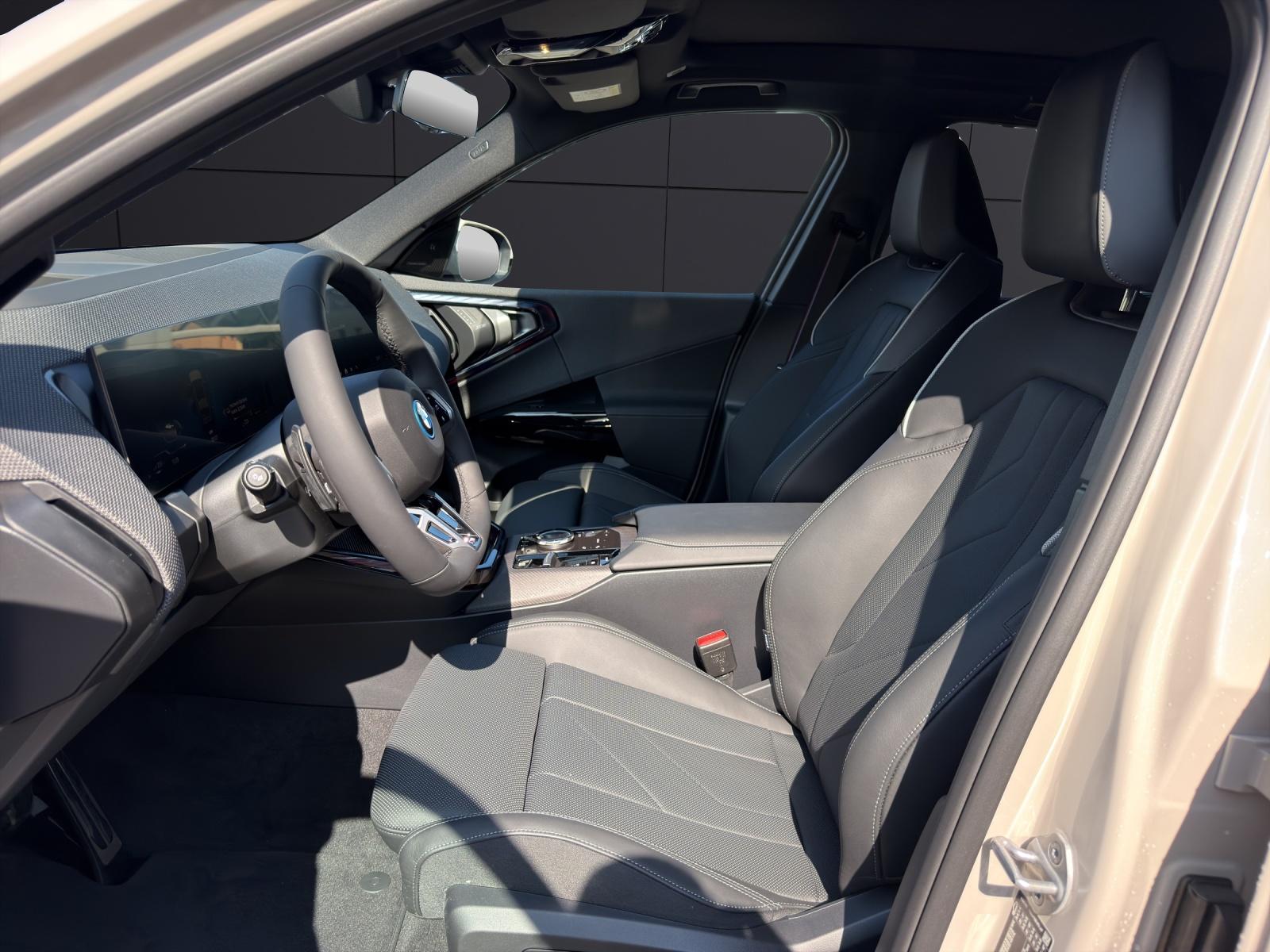 BMW X3 30e xDrive-showroom-element-1