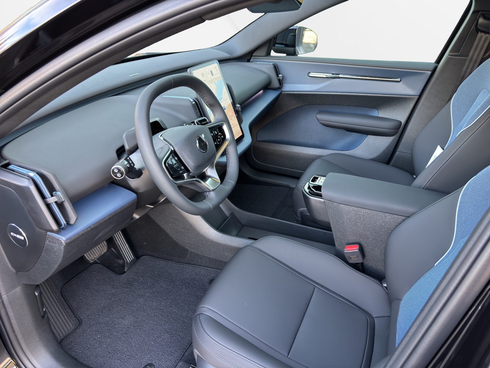 VOLVO EX30 CC E60 Twin Performance AWD-showroom-element-3