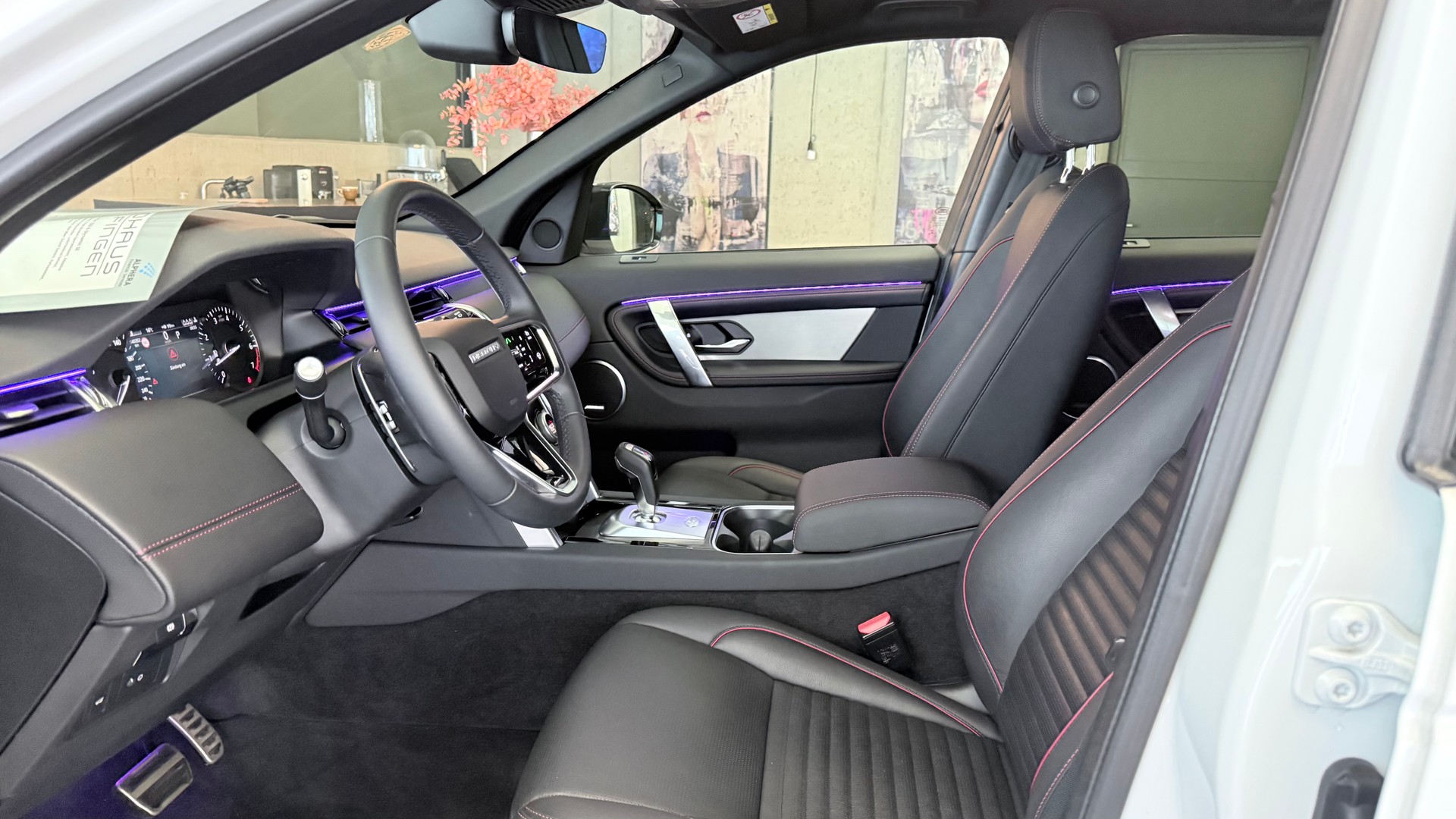 LAND ROVER Discovery Sport 2.0 Si4 250 R-Dynamic SE-image-12