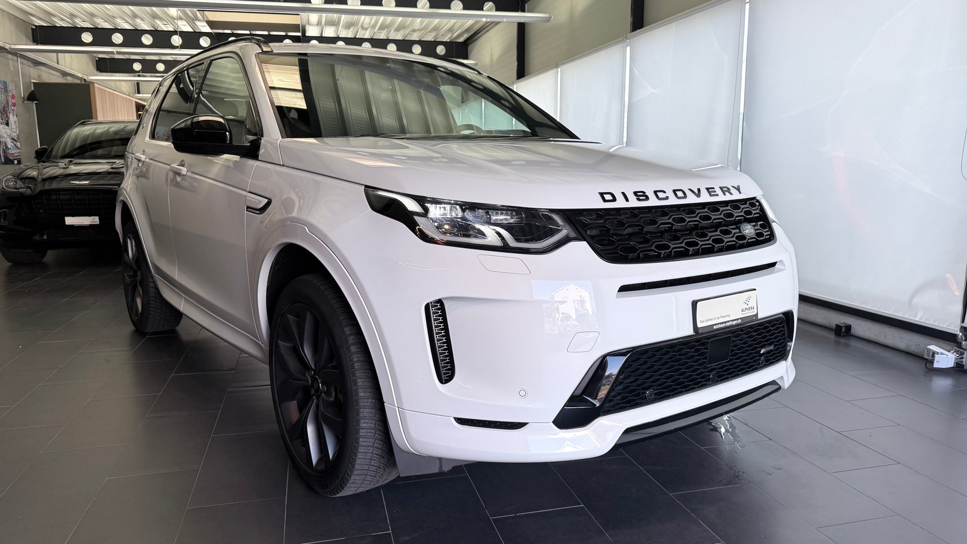 LAND ROVER Discovery Sport 2.0 Si4 250 R-Dynamic SE-showroom-element-2