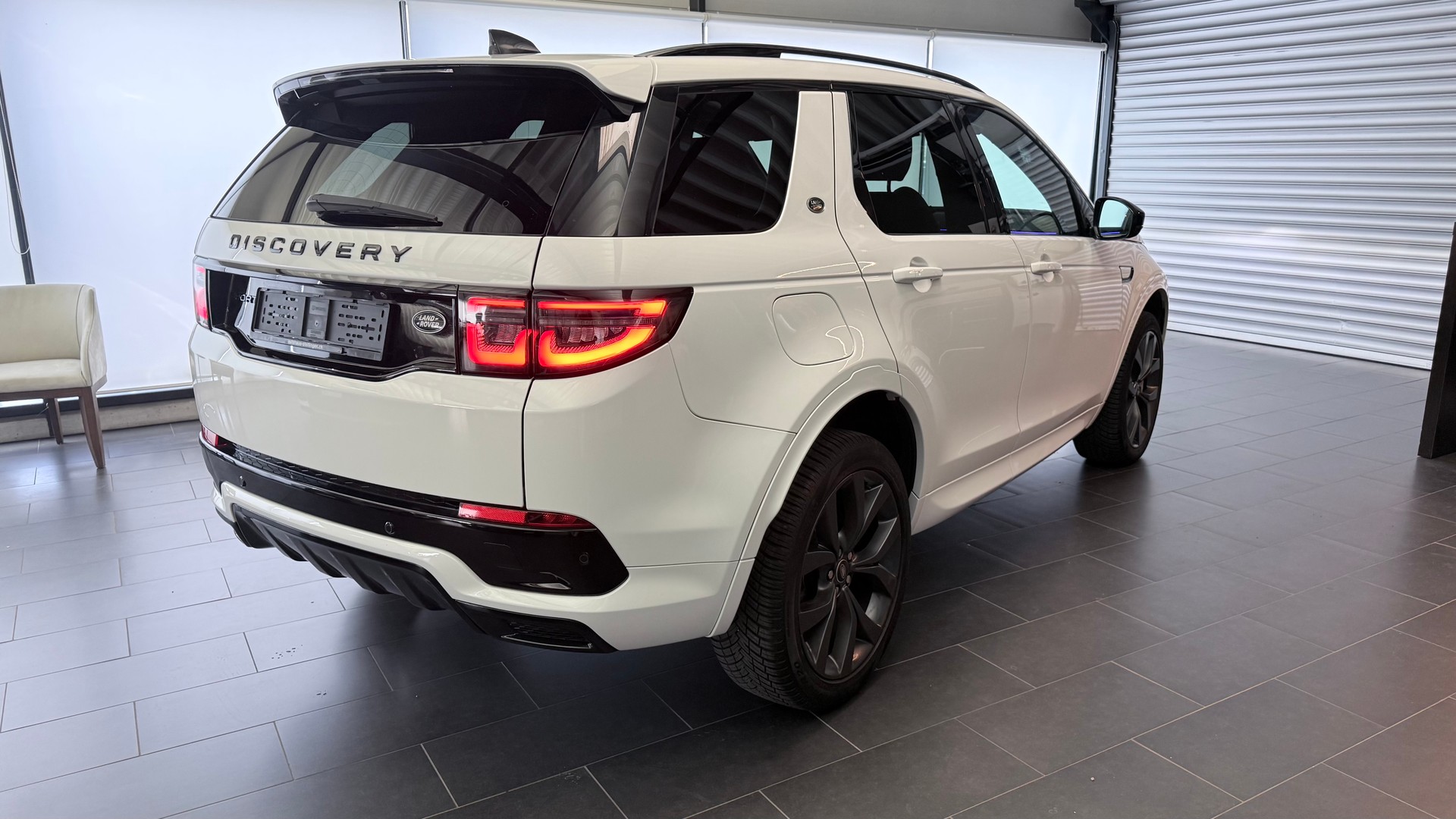 LAND ROVER Discovery Sport 2.0 Si4 250 R-Dynamic SE-image-24