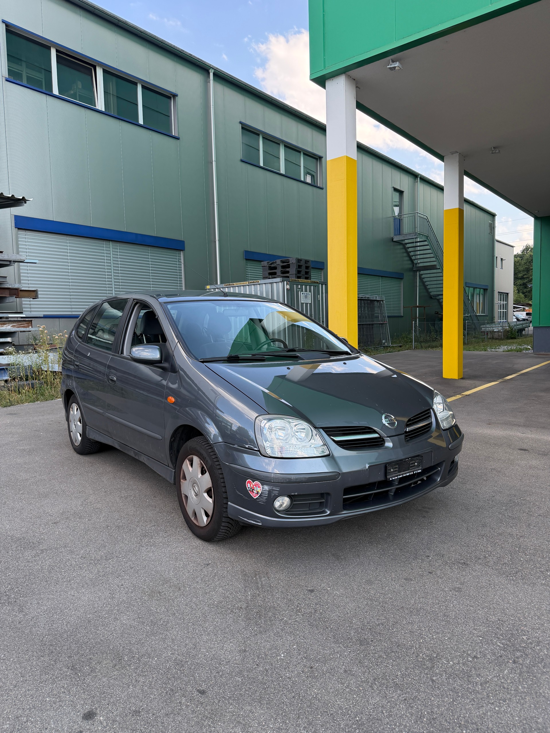 NISSAN Almera Tino 1.8 16V visia