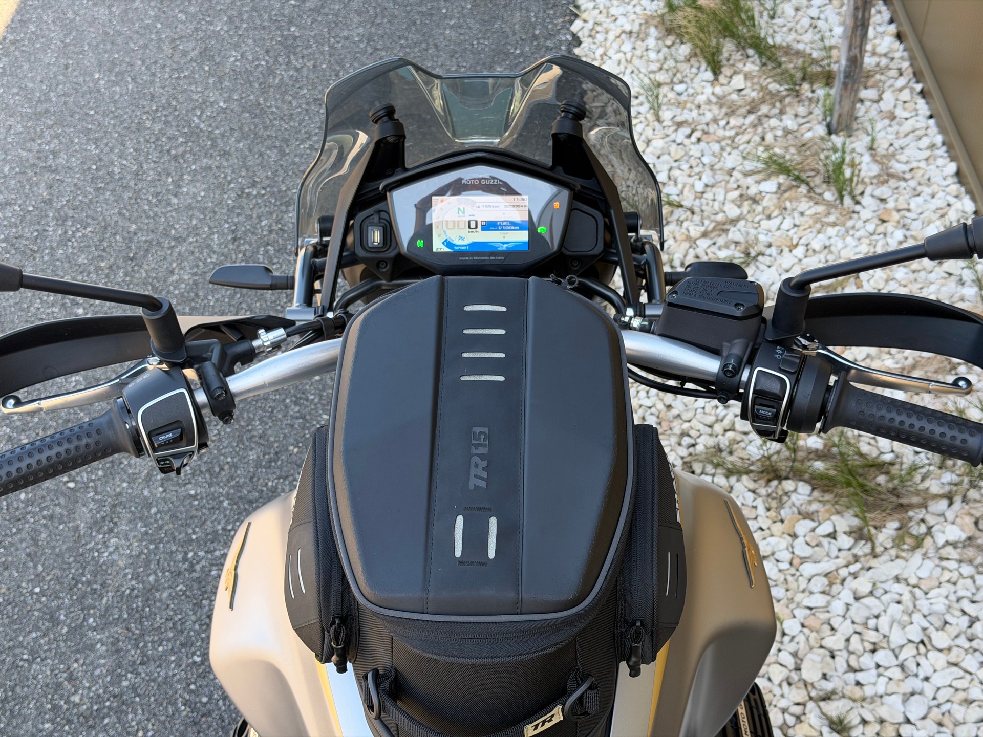 MOTO GUZZI V85 TT-image-15