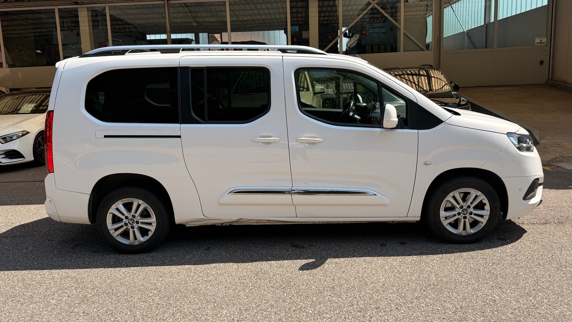 TOYOTA Proace City Verso 1.2 Style Long Automatik-showroom-element-3