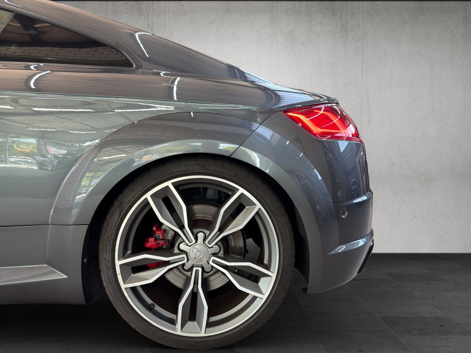 AUDI TTS Coupé 2.0 TFSI quattro S-tronic-image-8
