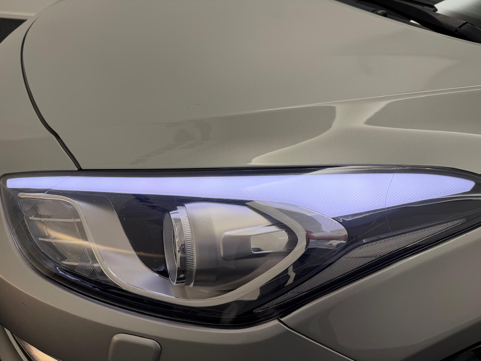 HYUNDAI i30 1.6 GDi Amplia-image-7