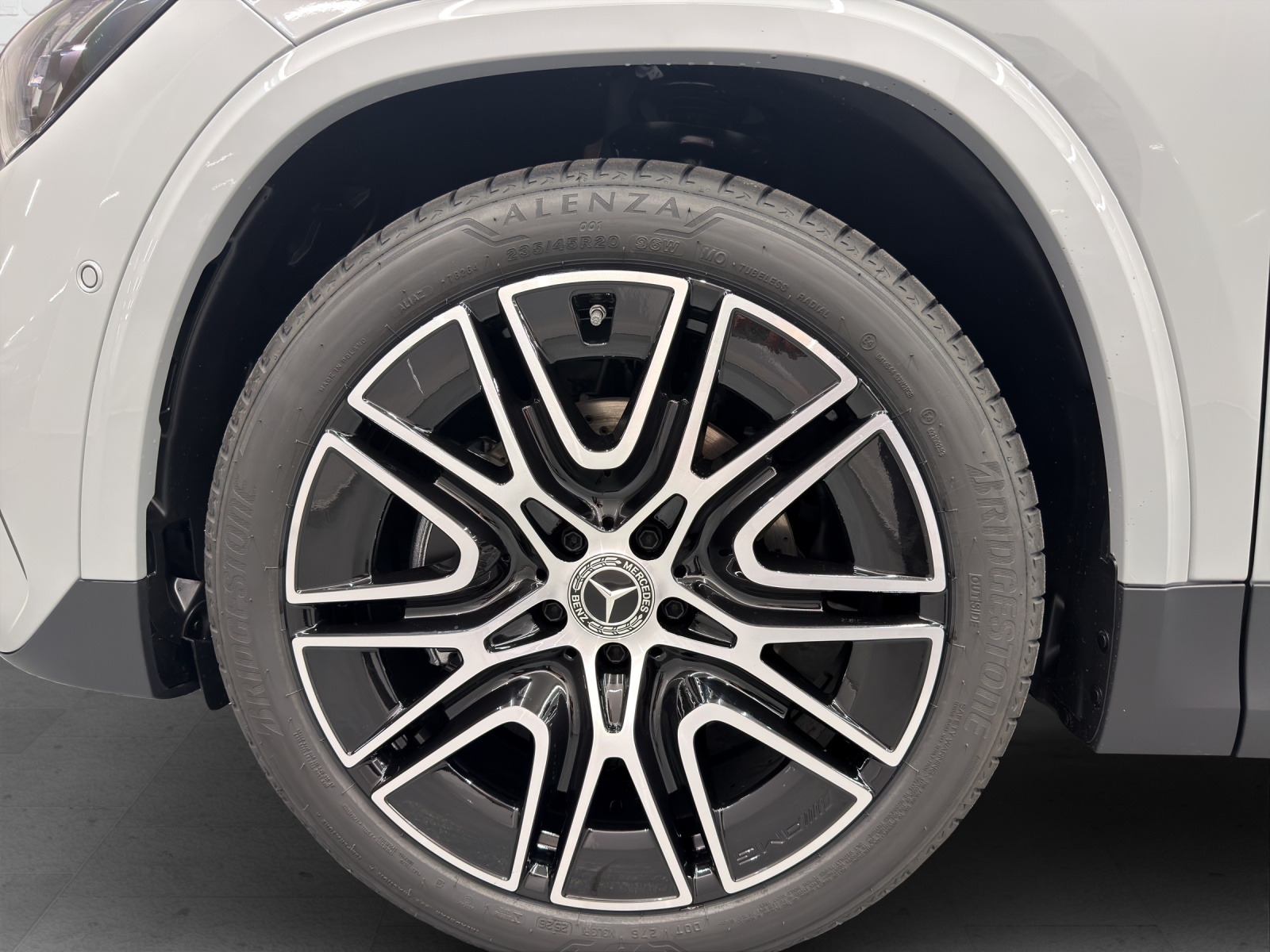 MERCEDES-BENZ GLA 200 AMG Line Night Star-image-5