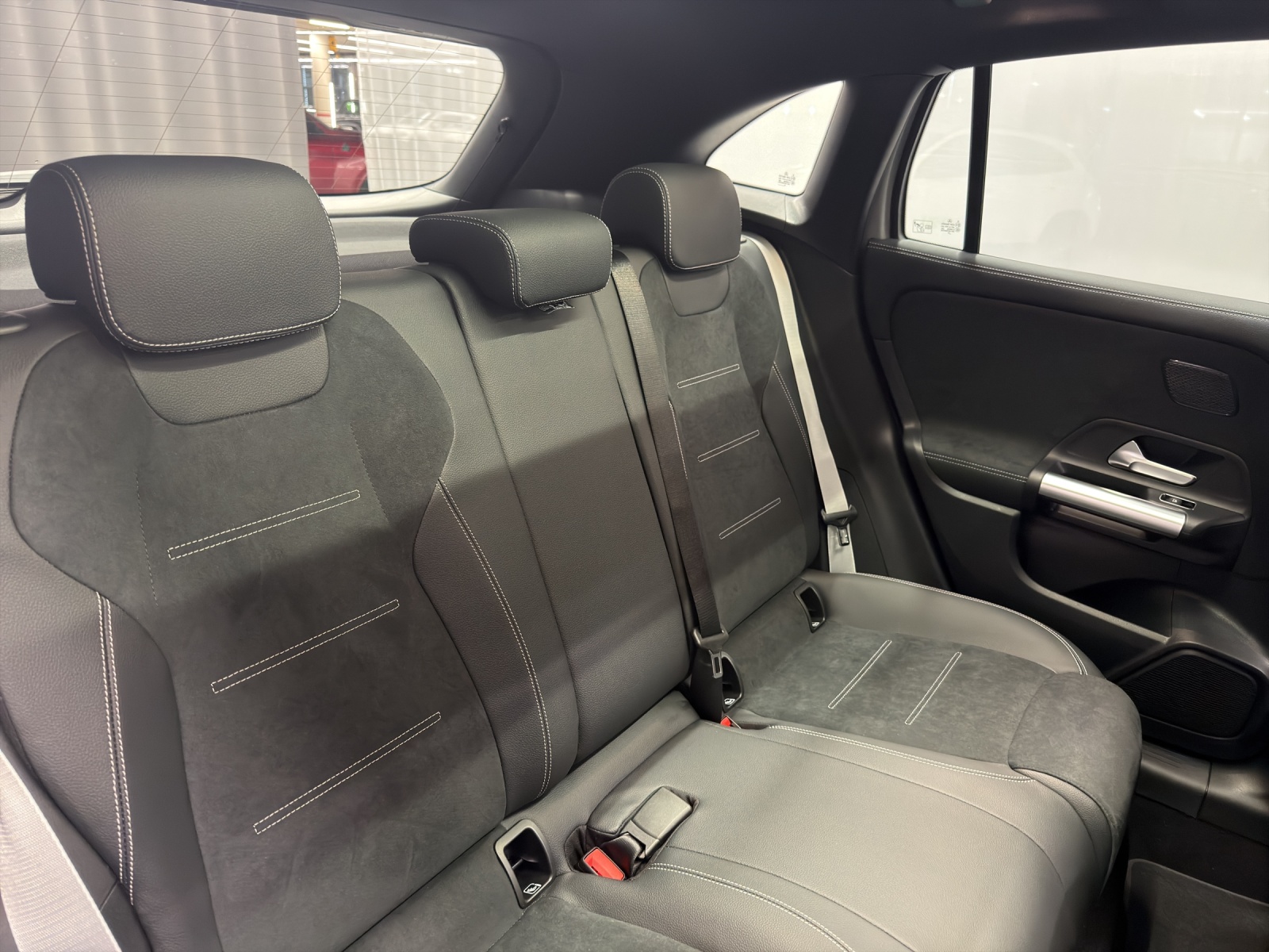 MERCEDES-BENZ GLA 200 AMG Line Night Star-image-9
