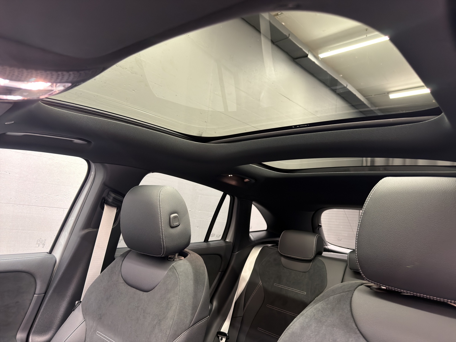 MERCEDES-BENZ GLA 200 AMG Line Night Star-image-14