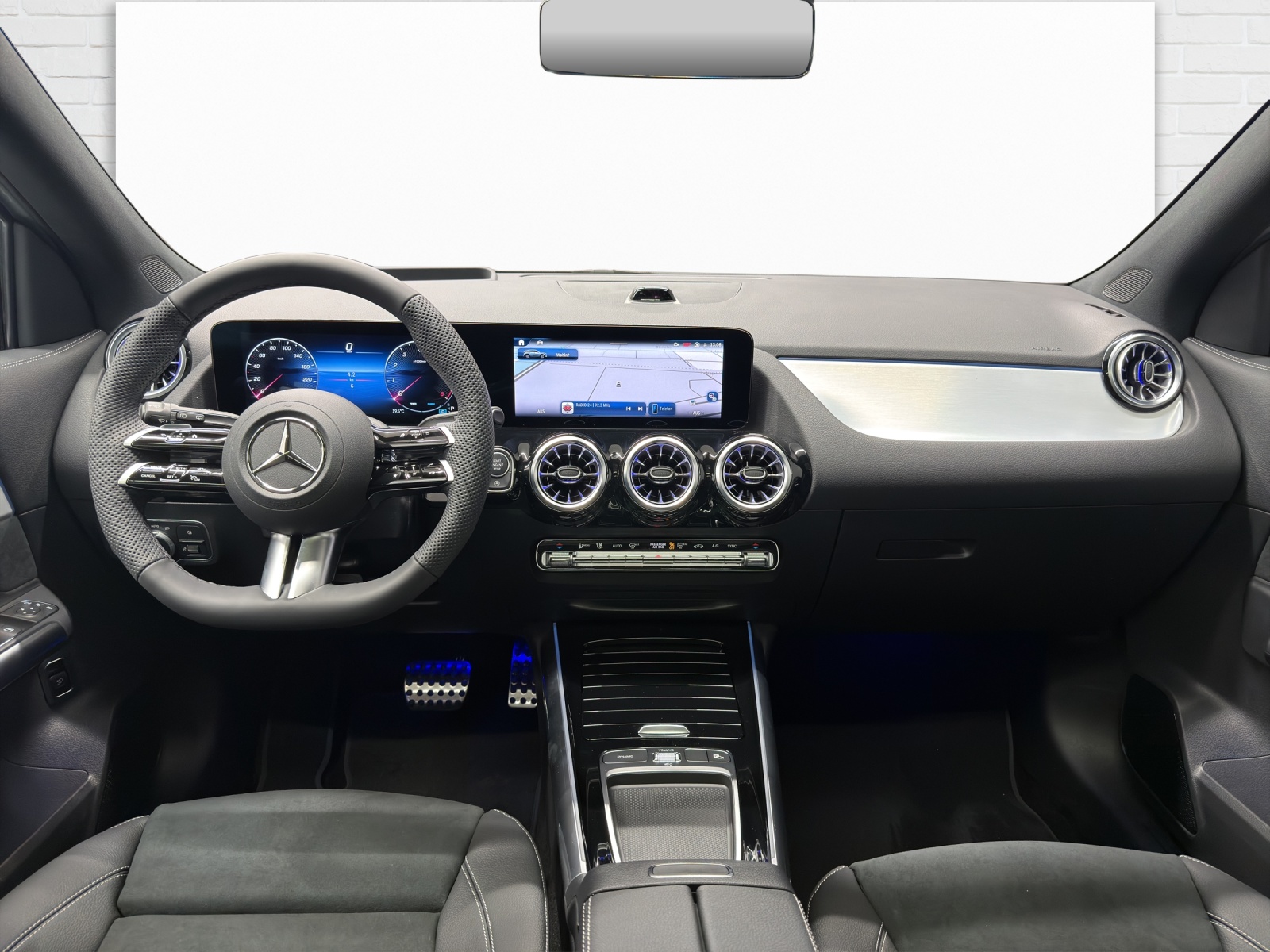 MERCEDES-BENZ GLA 200 AMG Line Night Star-image-7