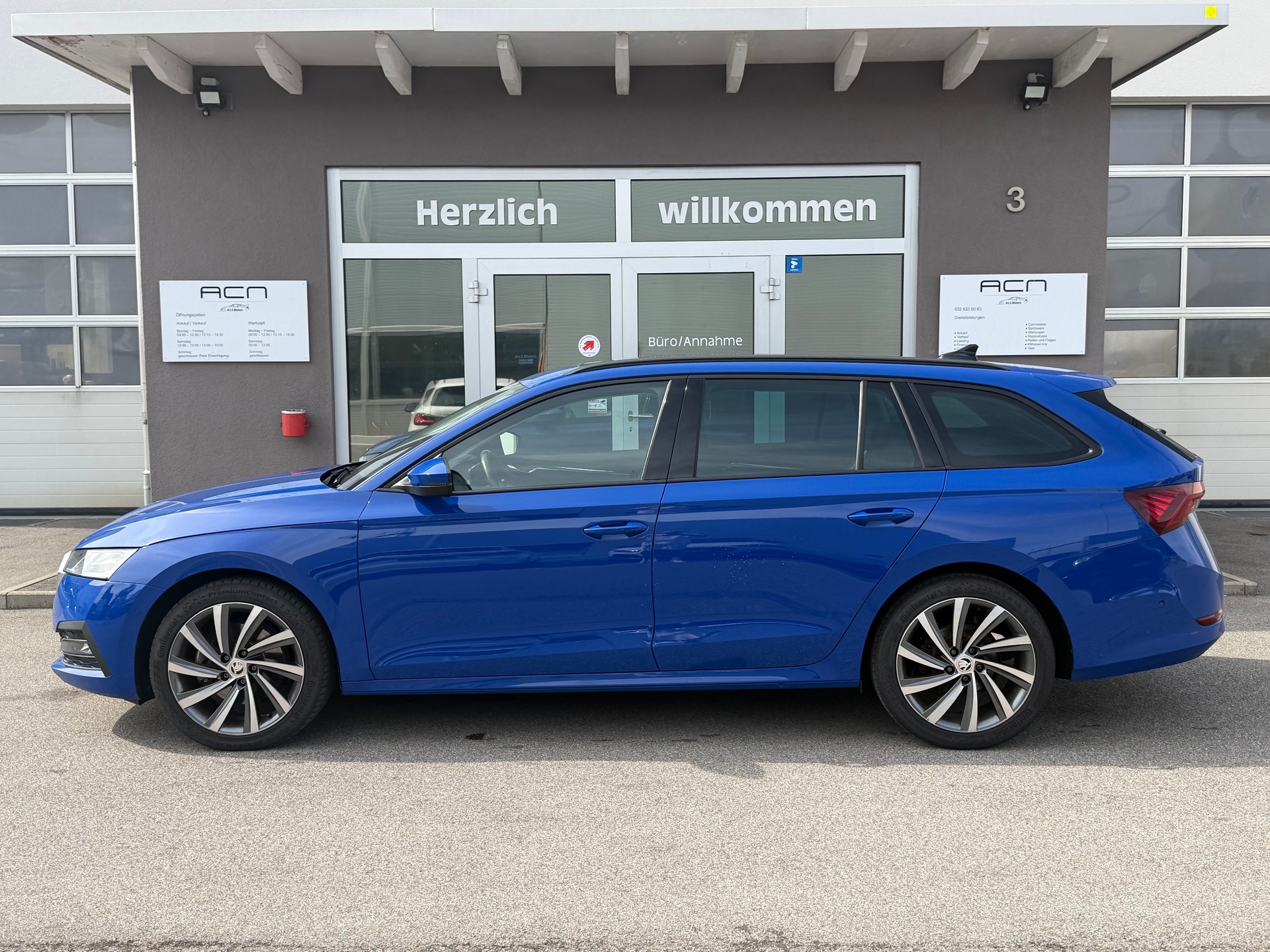 SKODA Octavia Combi 2.0 TDI DSG Style 4x4-showroom-element-3