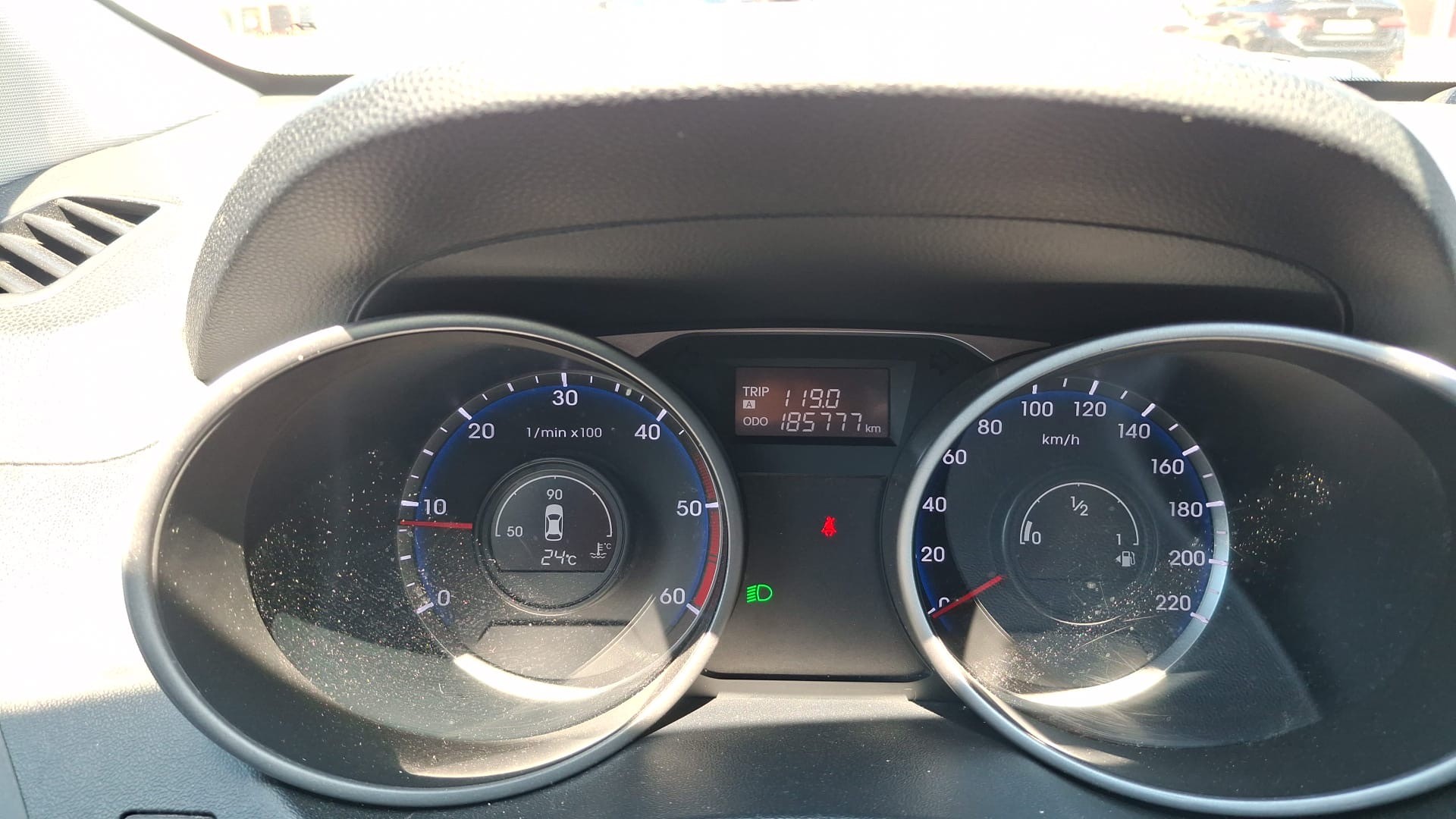 HYUNDAI iX 35 2.0 CRDi Style 4WD-image-5